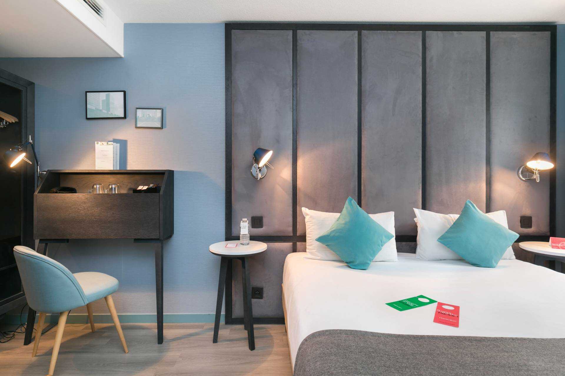 quality_suites_bercy_bibliotheque_by_happyculture_chambre.jpg